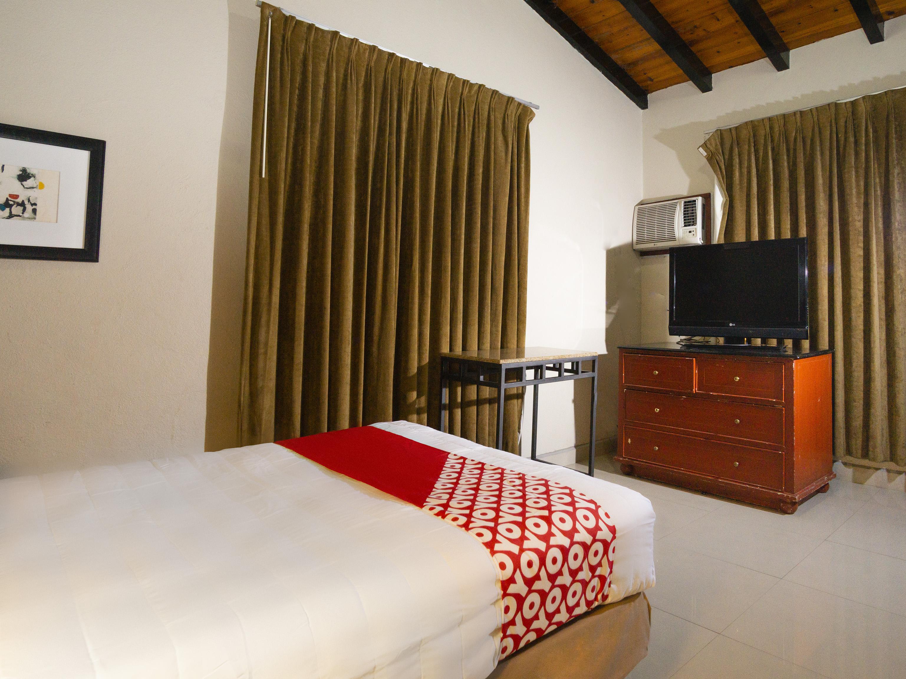 Oyo Hotel Hacienda Don Luis, Rosarito Kültér fotó A room at the hotel