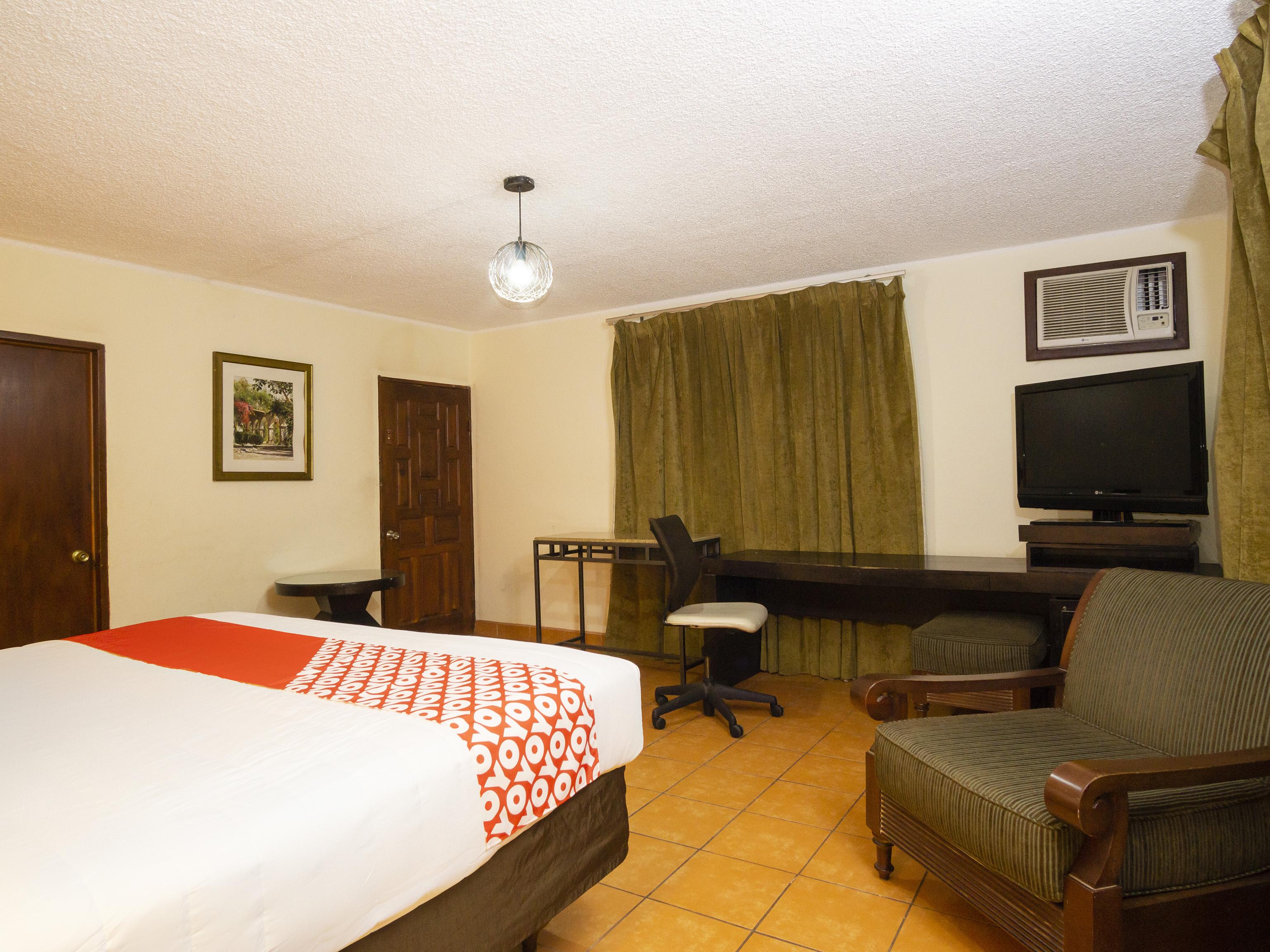 Oyo Hotel Hacienda Don Luis, Rosarito Kültér fotó A typical room at the hotel