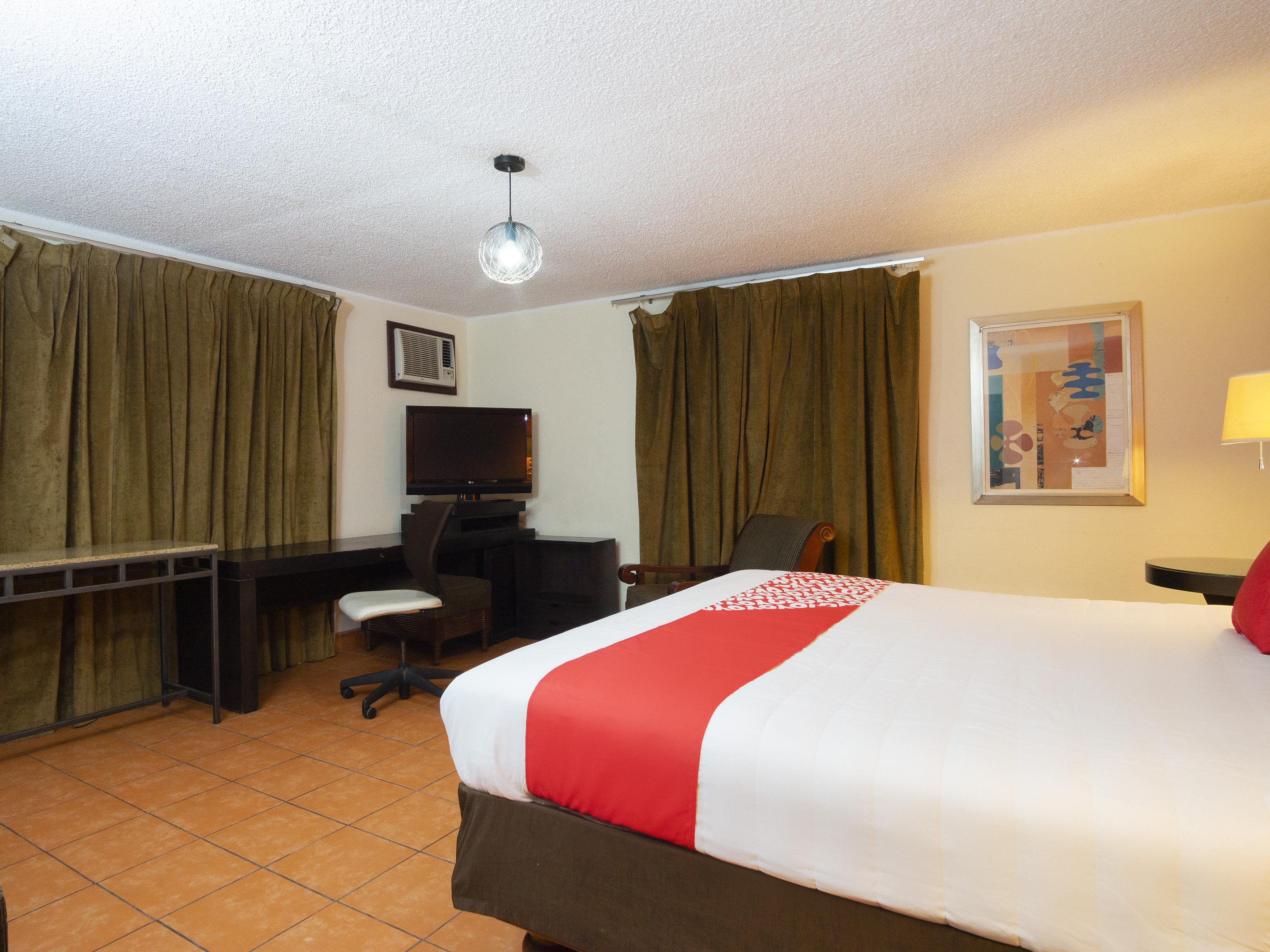Oyo Hotel Hacienda Don Luis, Rosarito Kültér fotó A typical OYO hotel room in San Francisco, California