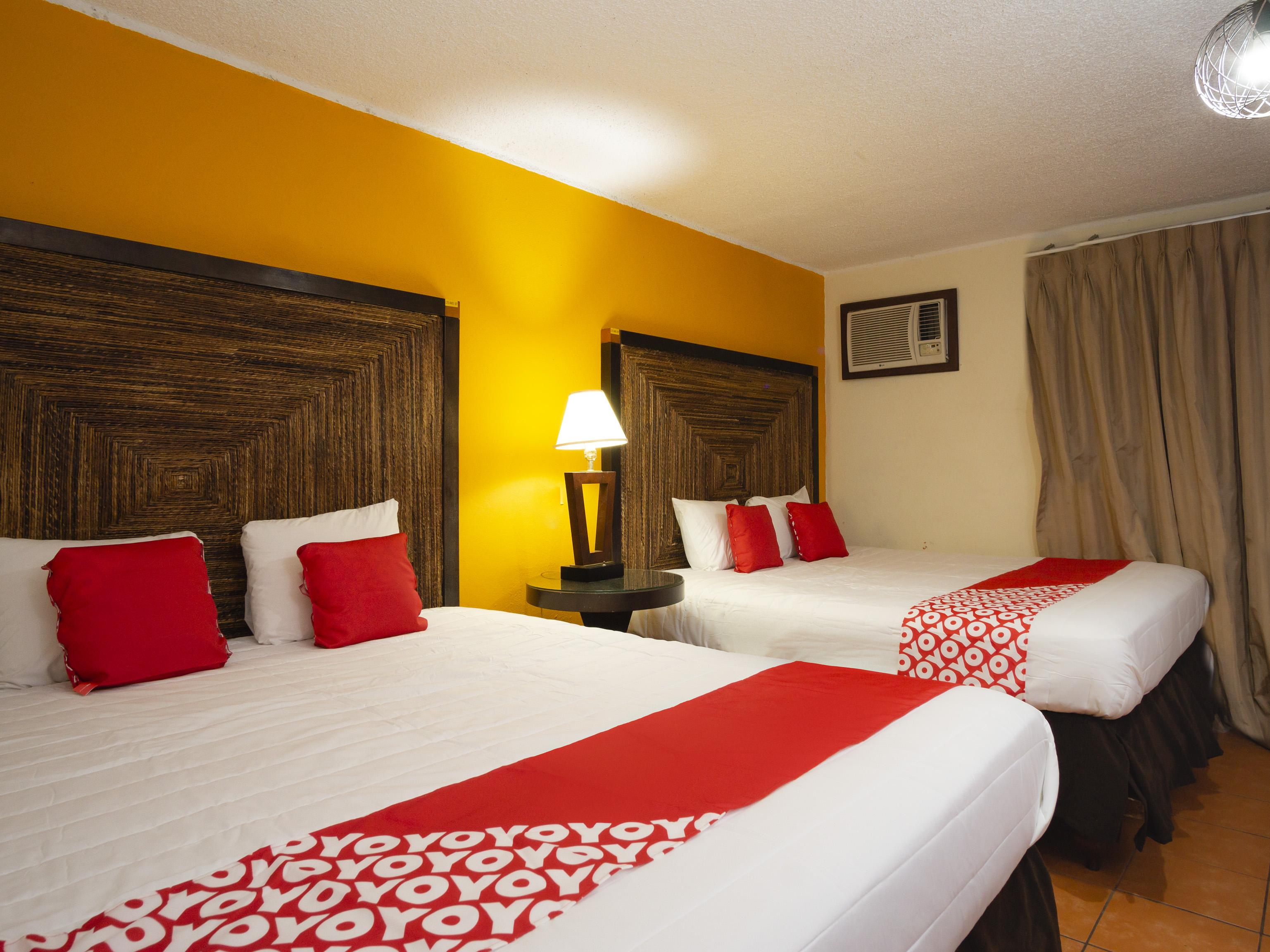 Oyo Hotel Hacienda Don Luis, Rosarito Kültér fotó A typical OYO hotel room in San Francisco, California