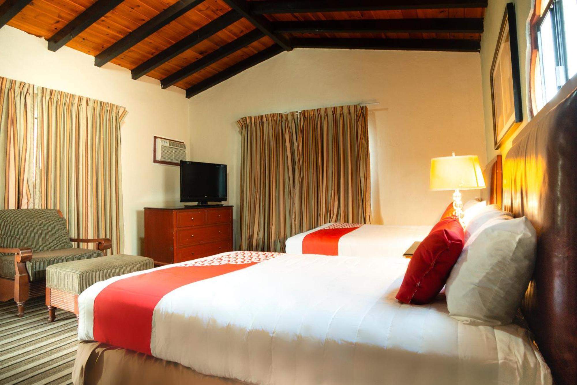 Oyo Hotel Hacienda Don Luis, Rosarito Kültér fotó A room at the hotel