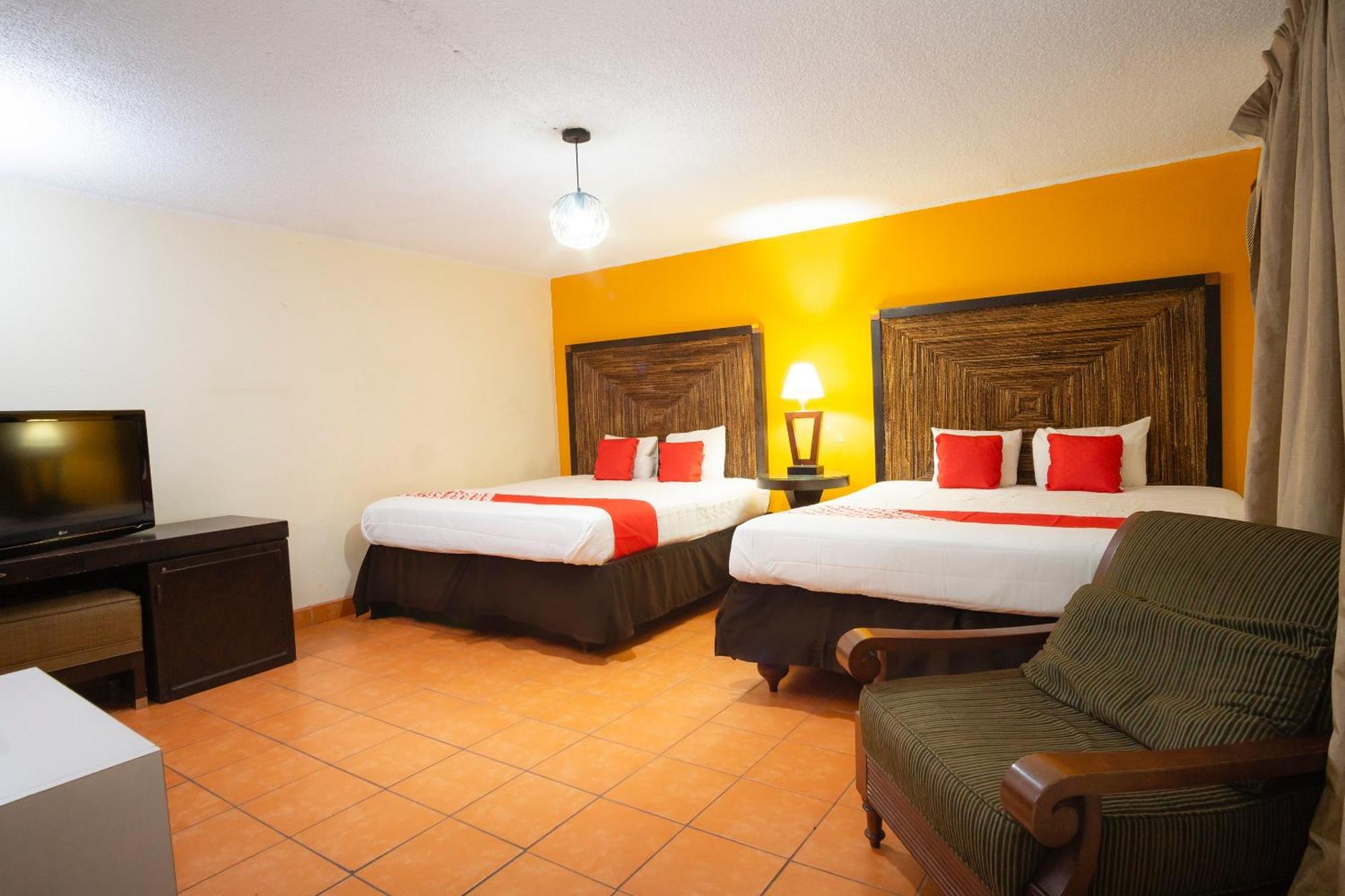 Oyo Hotel Hacienda Don Luis, Rosarito Kültér fotó A typical hotel room at the hotel