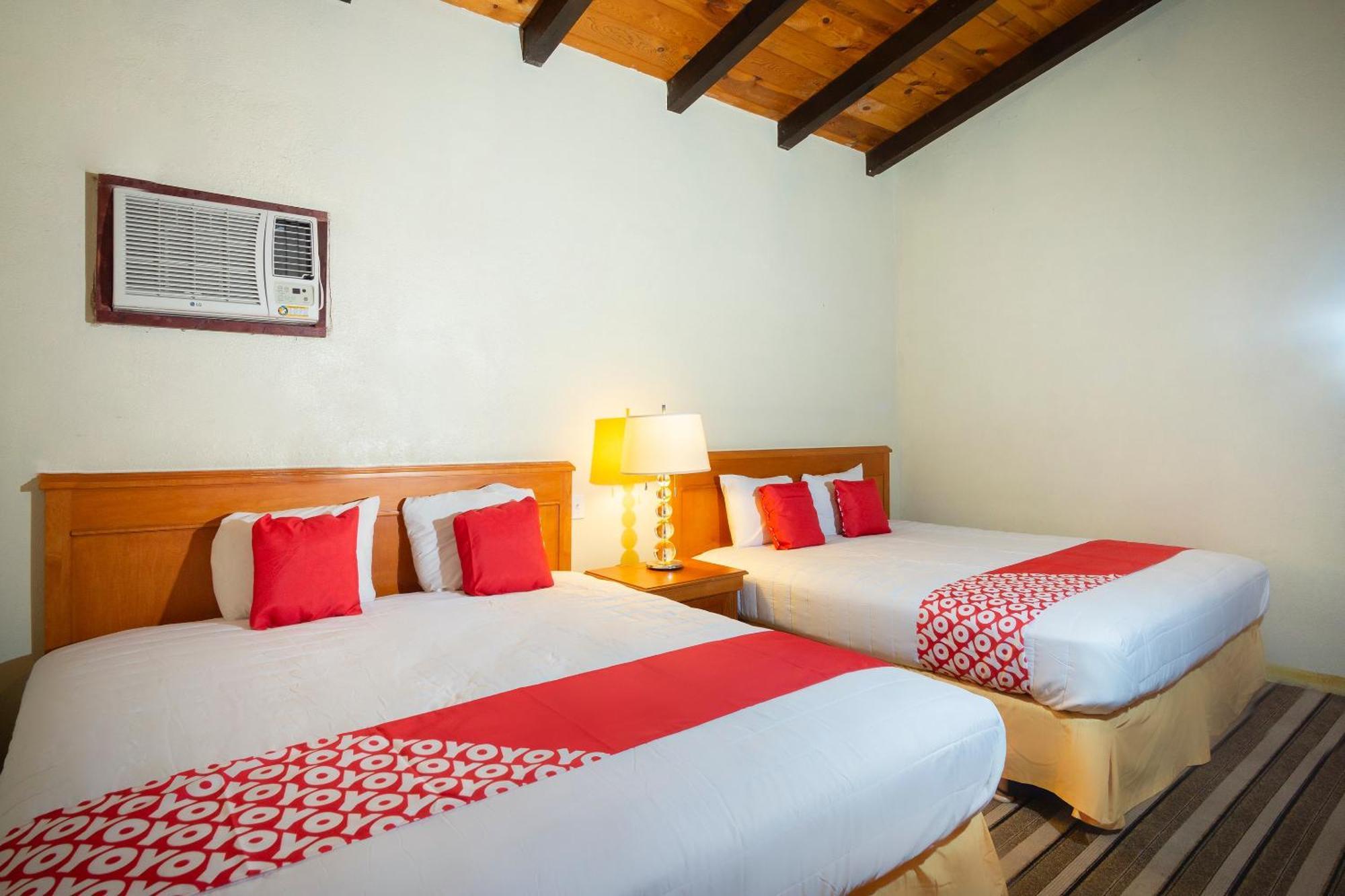 Oyo Hotel Hacienda Don Luis, Rosarito Kültér fotó A typical OYO hotel room